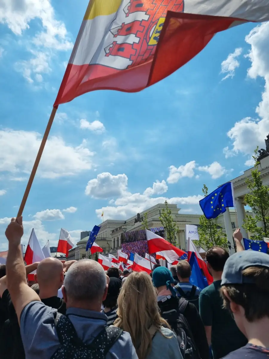 Uczestnicy marszu Rafała Trzaskowskiego