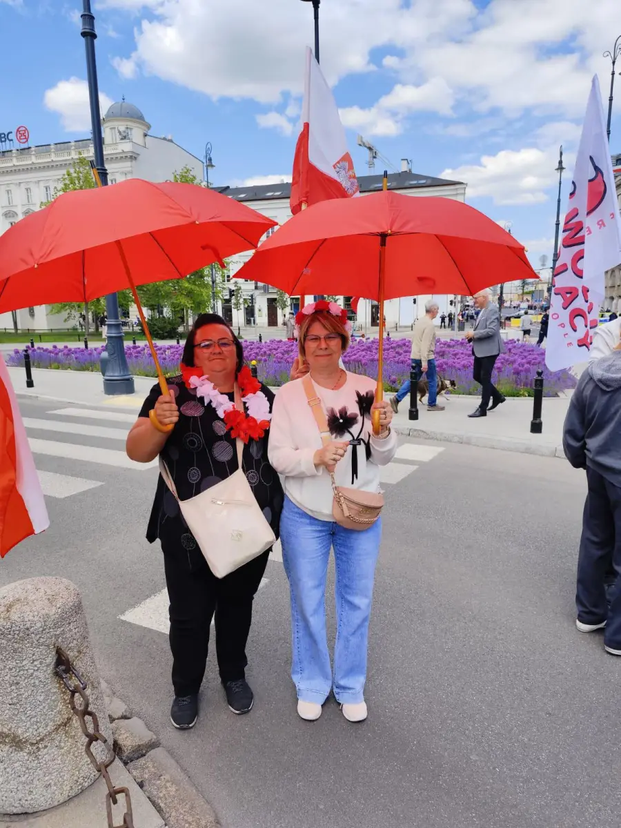 Uczestnicy marszu Karola Nawrockiego