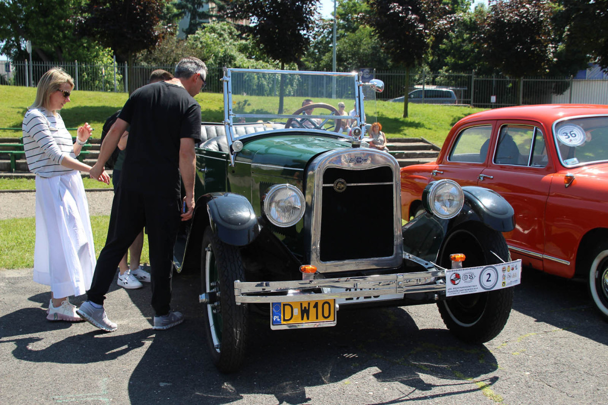 Zabytkowe pojazdy w Bolesławcu