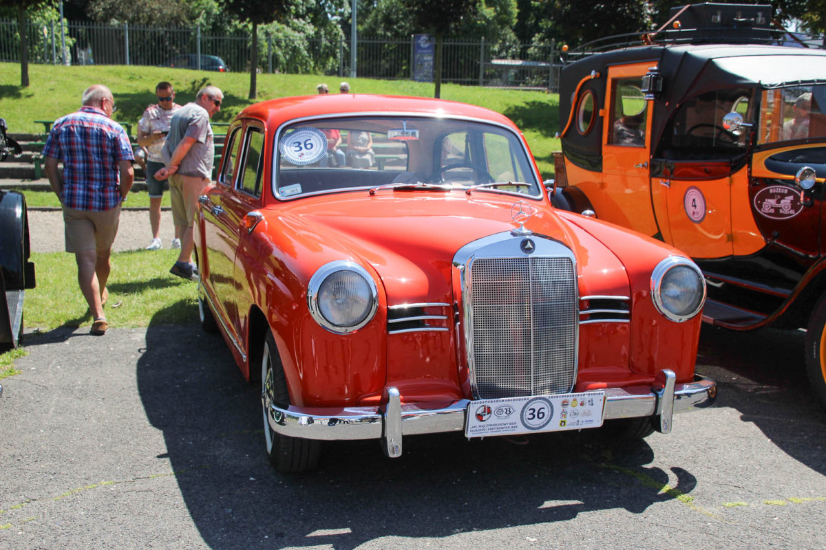 Zabytkowe pojazdy w Bolesławcu