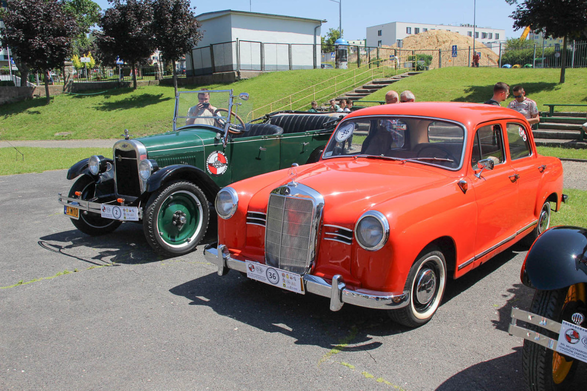 Zabytkowe pojazdy w Bolesławcu