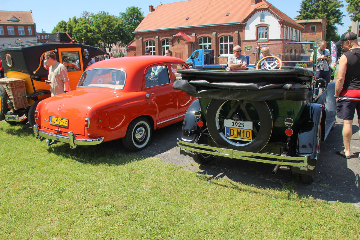 Zabytkowe pojazdy w Bolesławcu