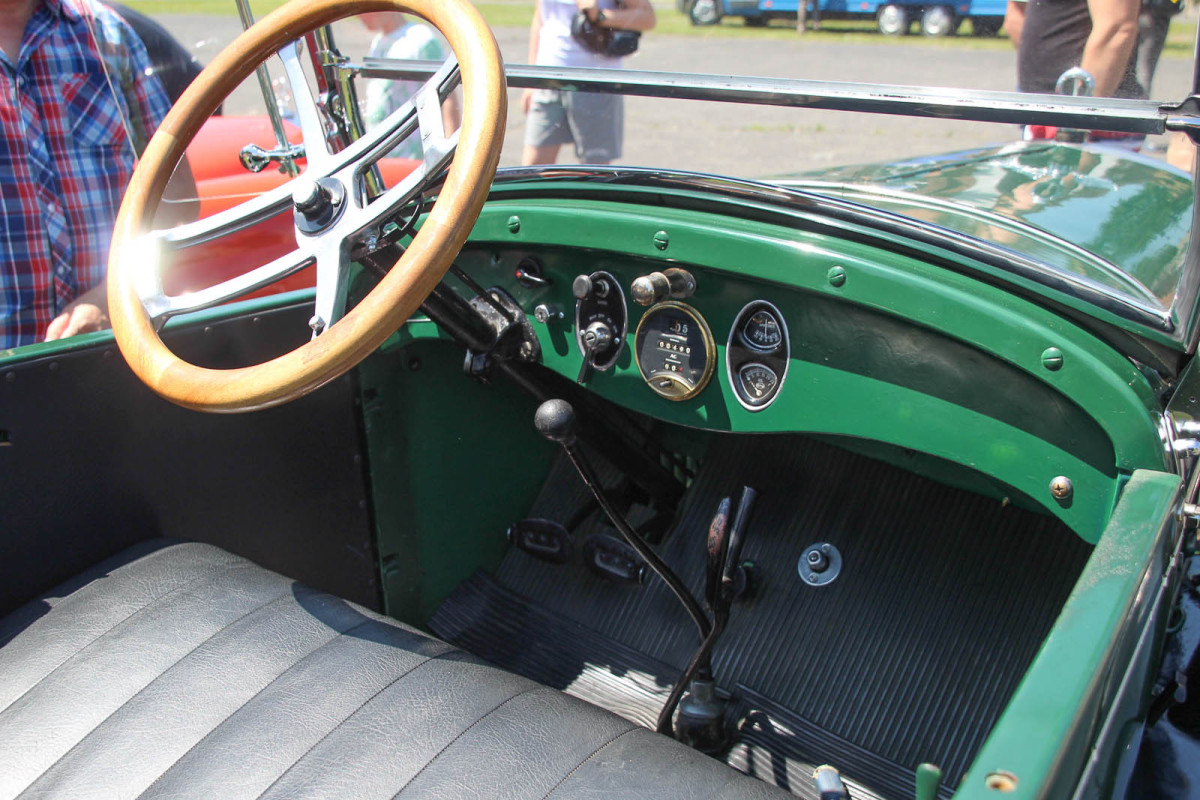 Zabytkowe pojazdy w Bolesławcu