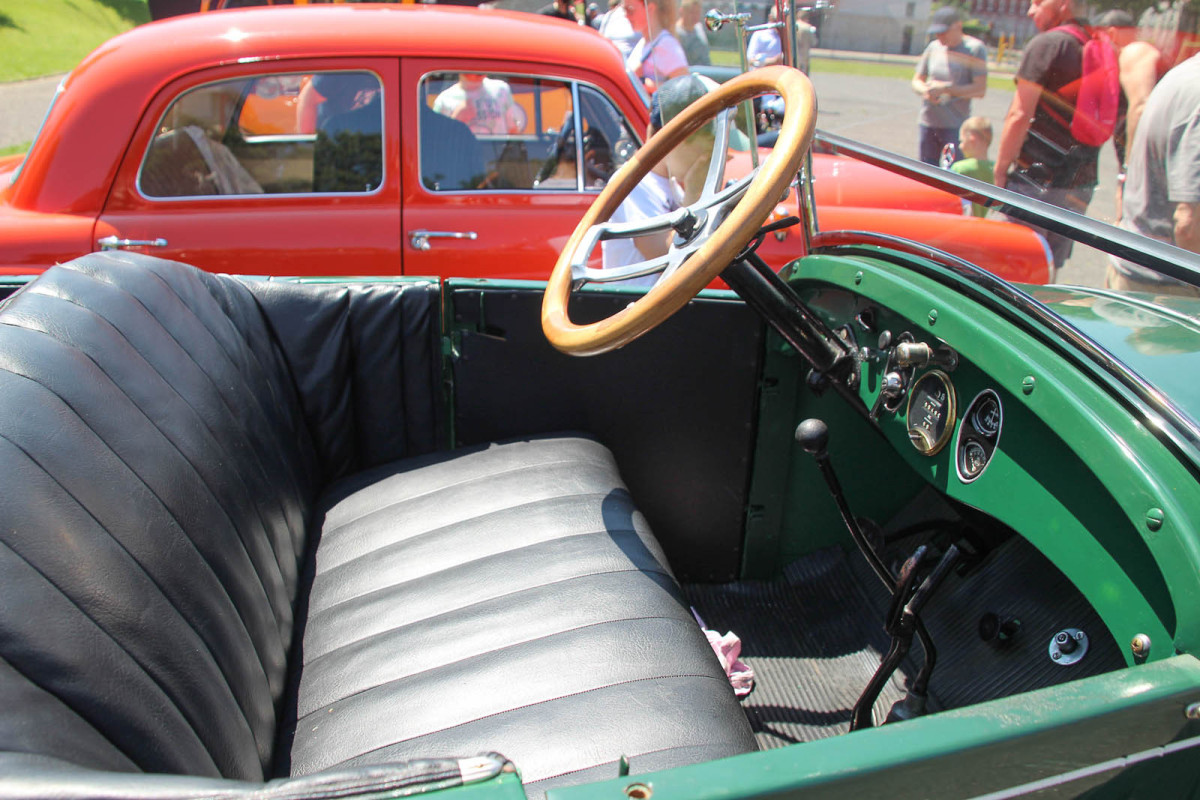 Zabytkowe pojazdy w Bolesławcu