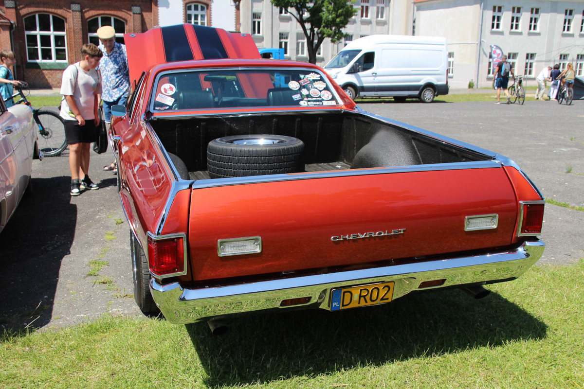 Zabytkowe pojazdy w Bolesławcu