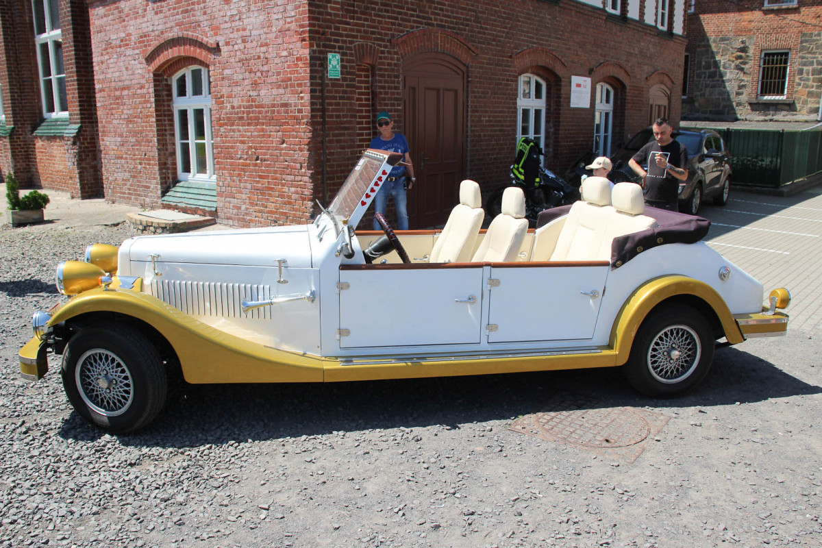 Zabytkowe pojazdy w Bolesławcu