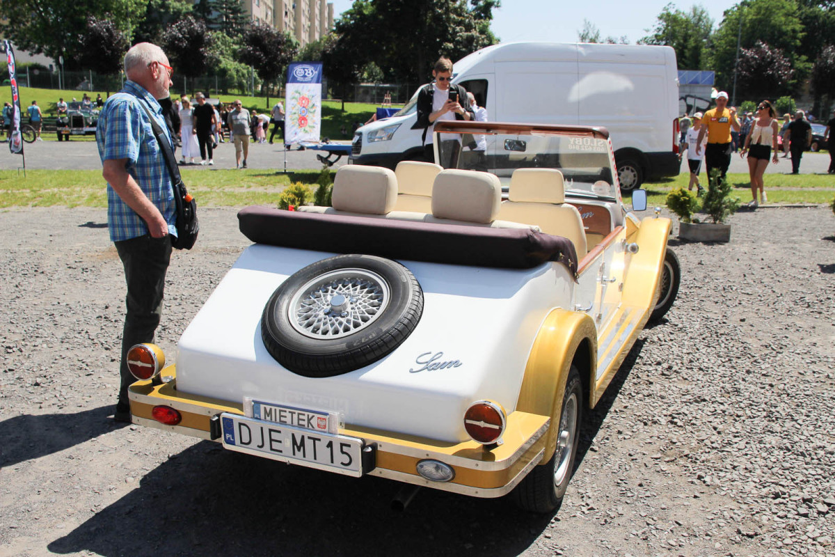 Zabytkowe pojazdy w Bolesławcu