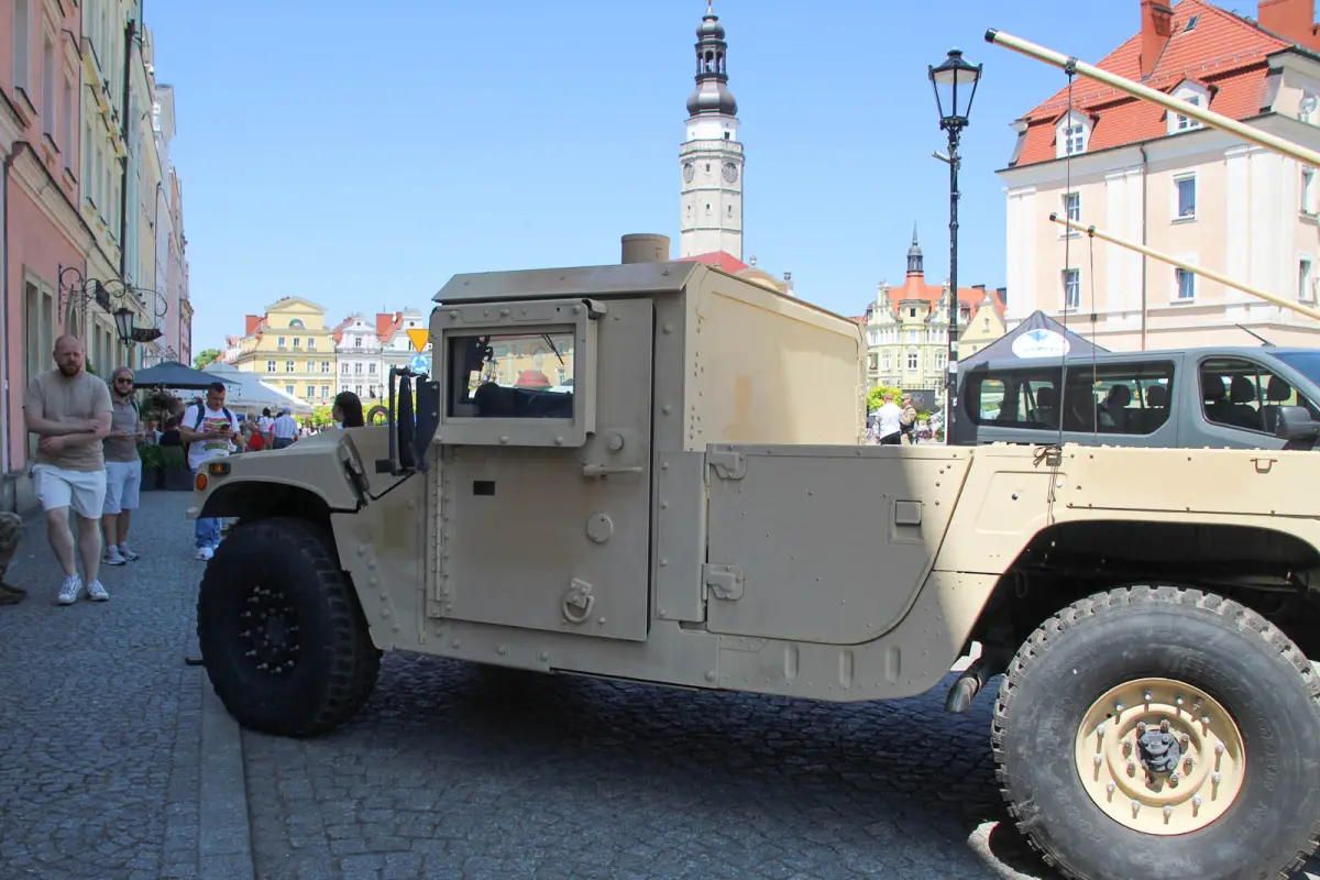 Święto 250-lecia powstania US Army na bolesławieckim rynku