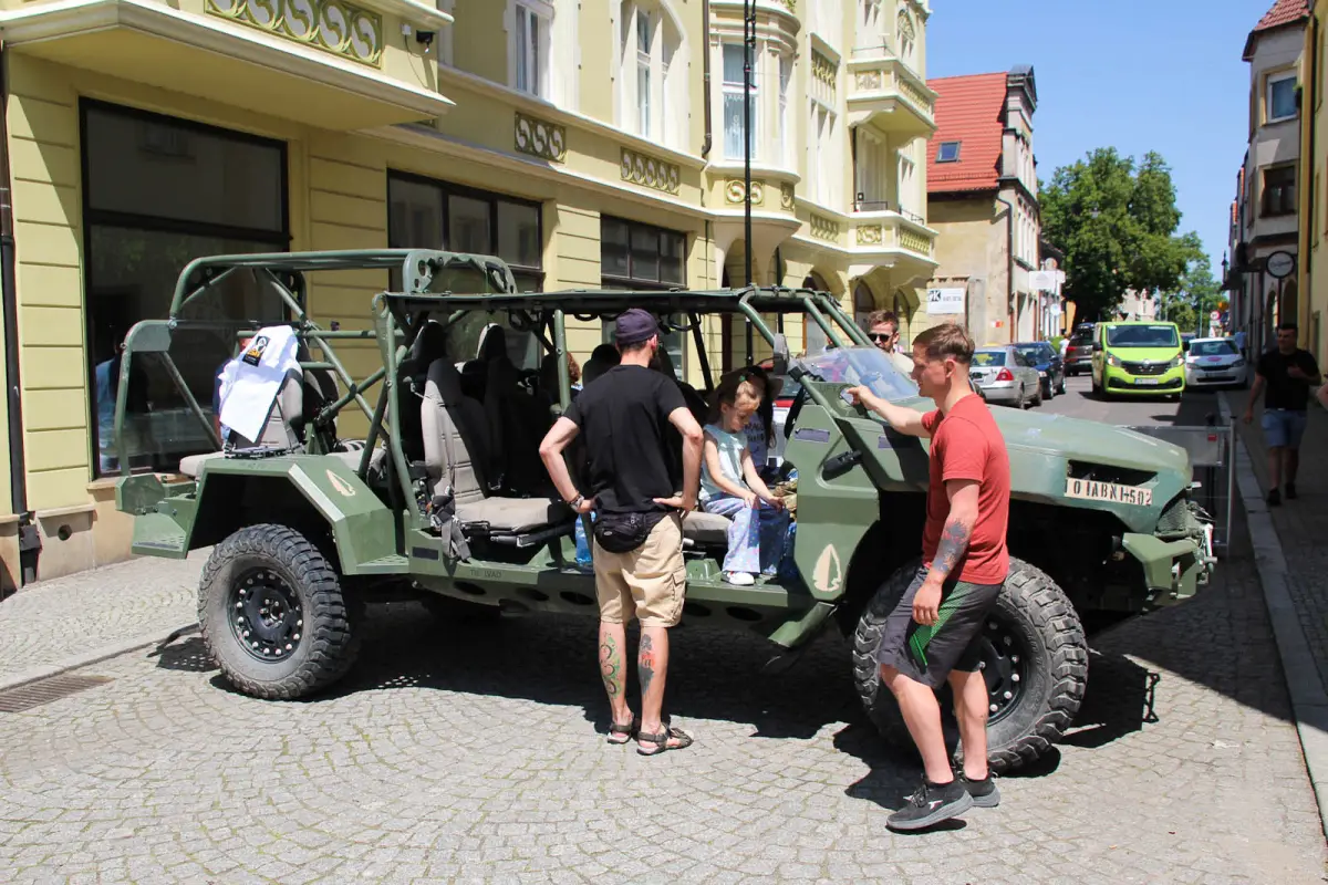 Święto 250-lecia powstania US Army na bolesławieckim rynku