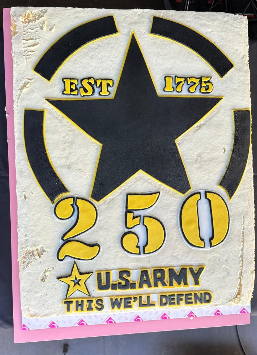 Tort urodzinowy US Army