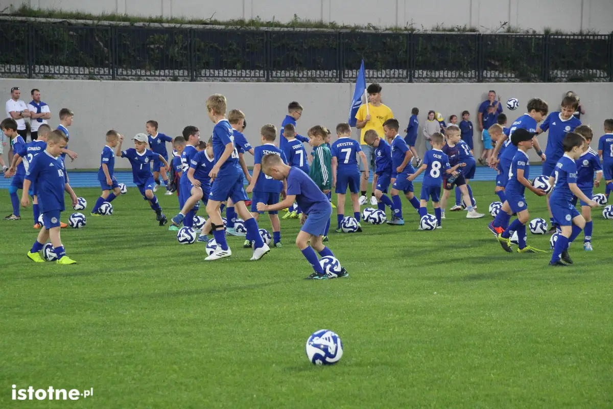 Uroczystość otwarcia stadionu w Bolesławcu