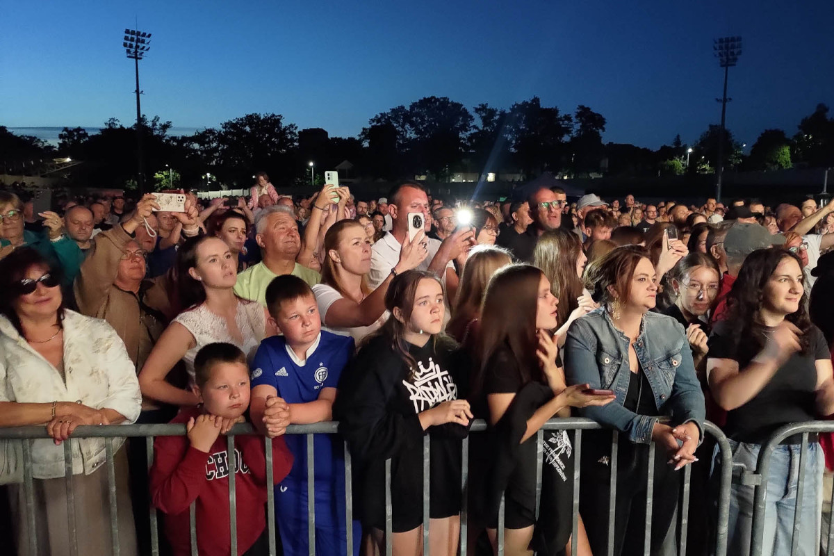 Koncert zespołu Kombi Łosowski oraz pokaz laserów