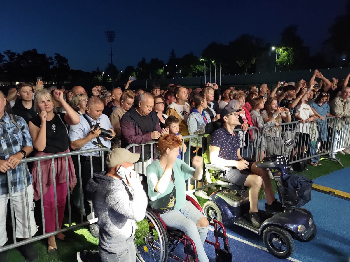 Koncert zespołu Kombi Łosowski oraz pokaz laserów