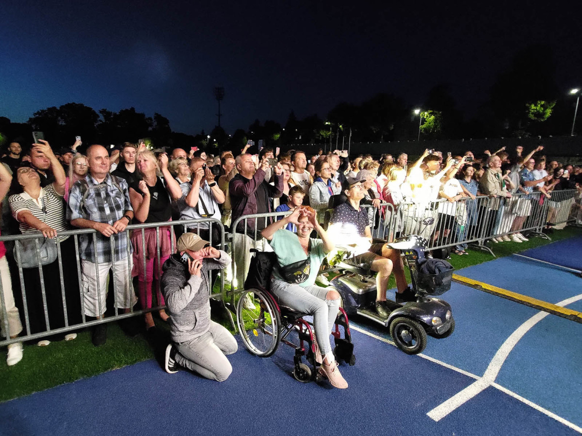 Koncert zespołu Kombi Łosowski oraz pokaz laserów