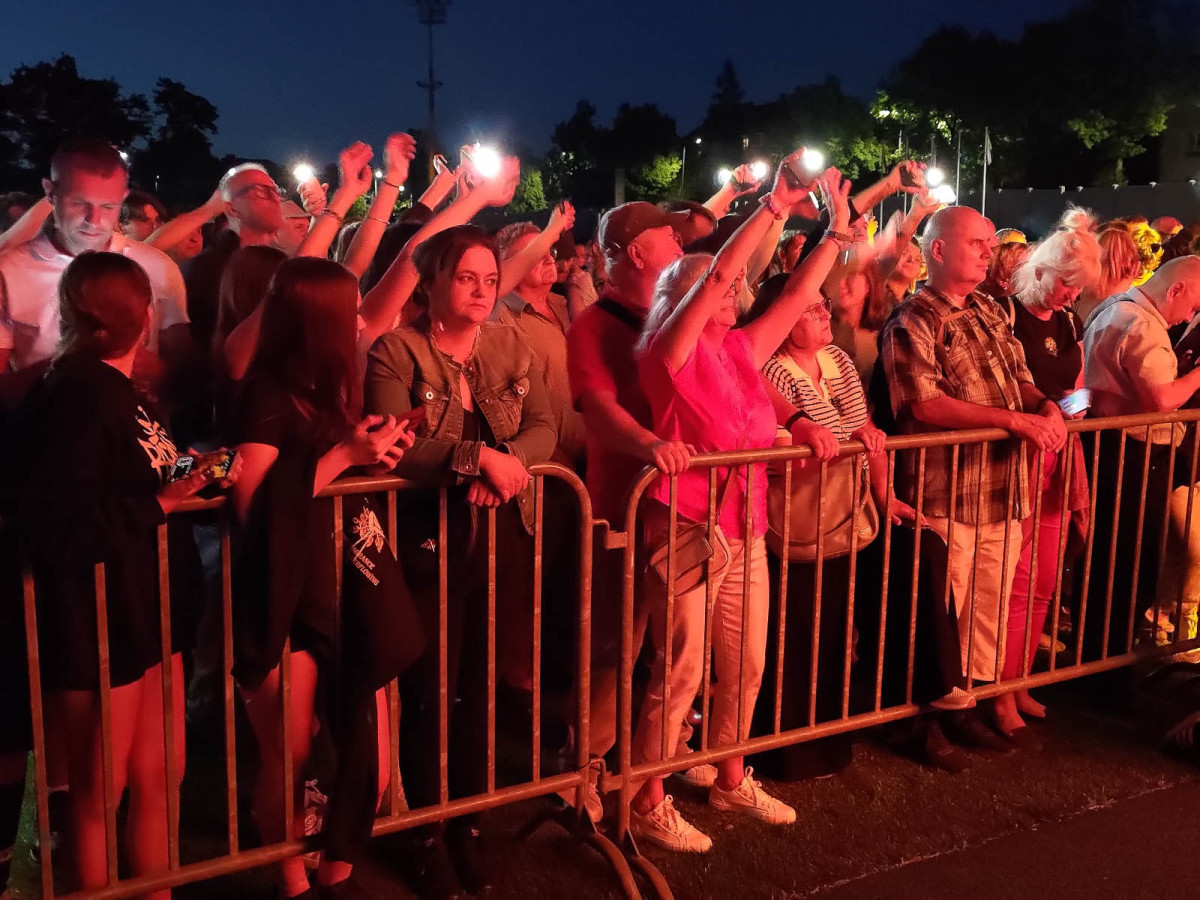 Koncert zespołu Kombi Łosowski oraz pokaz laserów