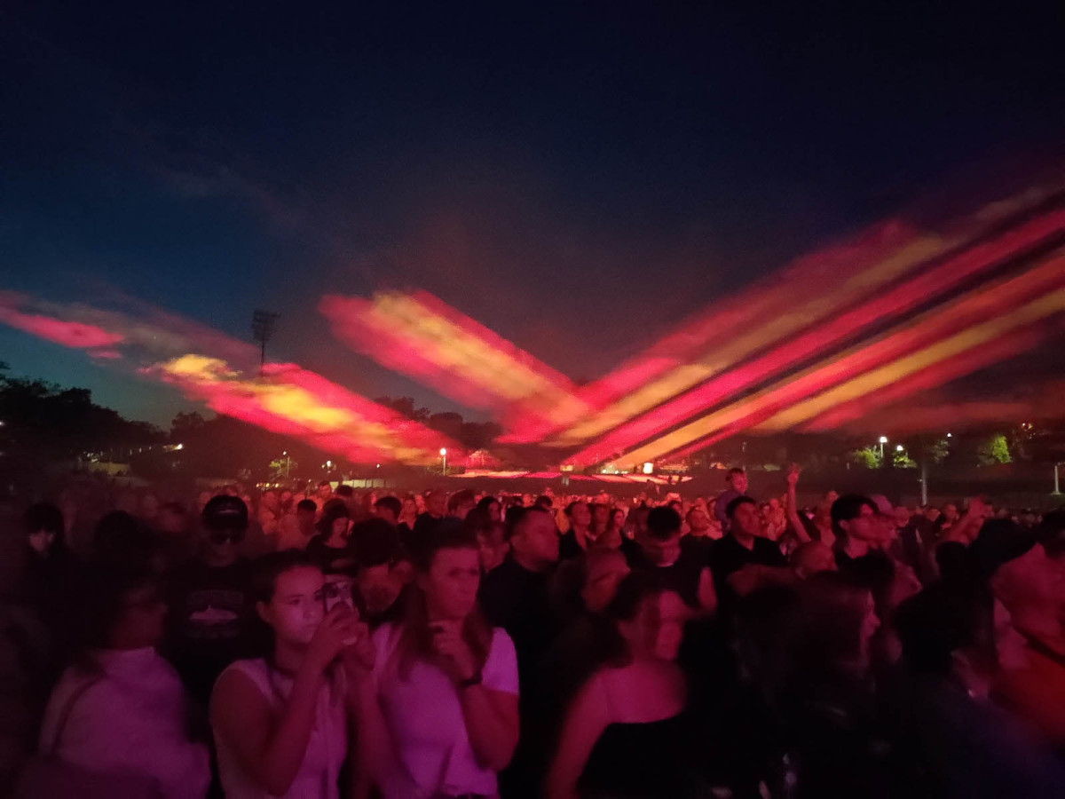 Koncert zespołu Kombi Łosowski oraz pokaz laserów