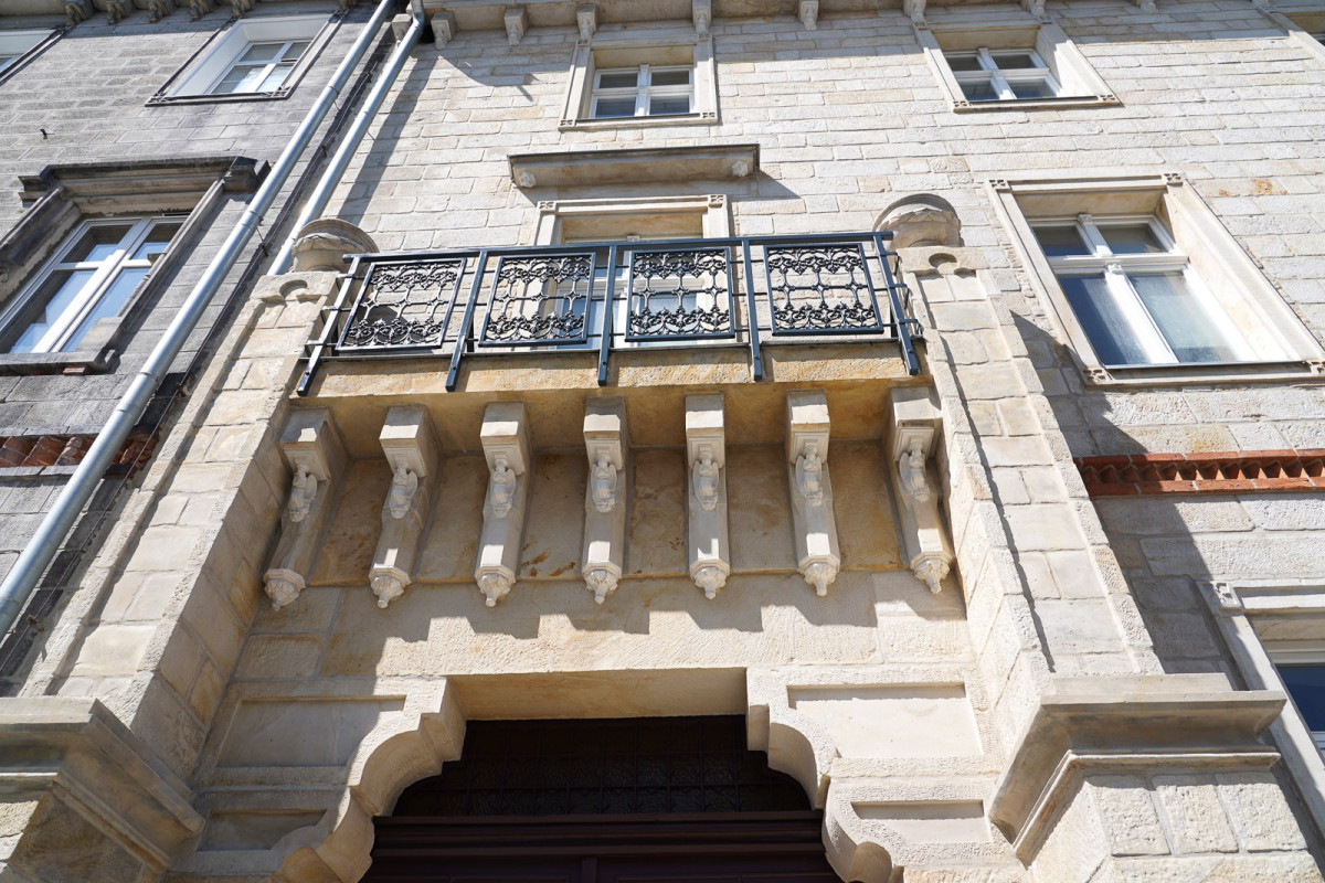 Renowacja elewacji zabytkowych budynków ZSOiZ w Bolesławcu