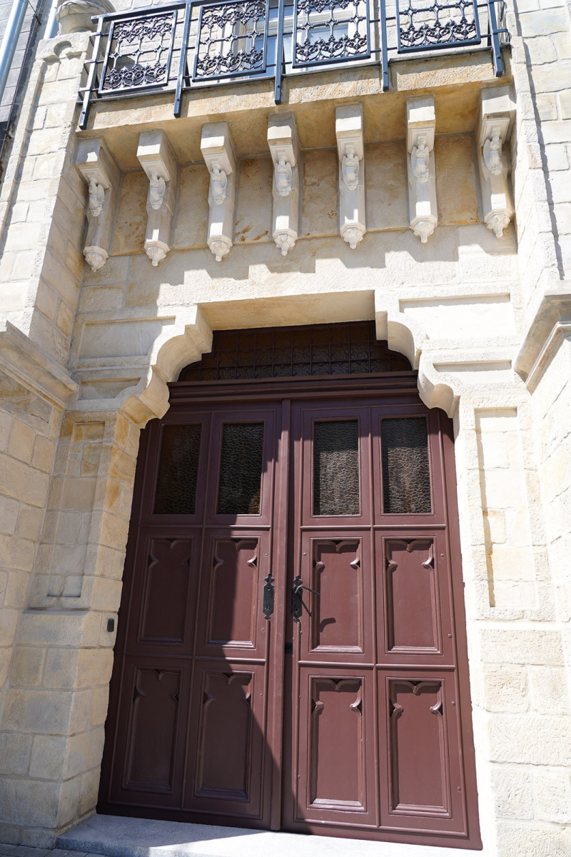 Renowacja elewacji zabytkowych budynków ZSOiZ w Bolesławcu