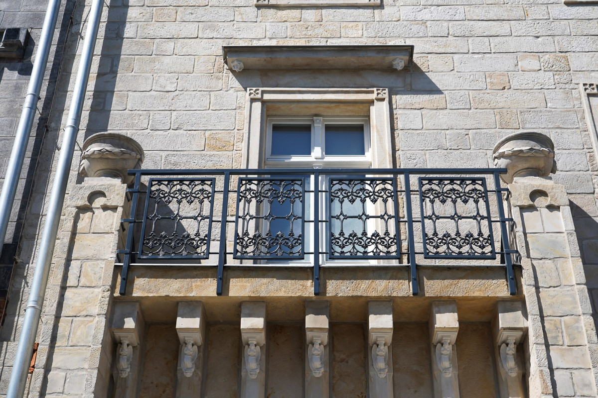 Renowacja elewacji zabytkowych budynków ZSOiZ w Bolesławcu