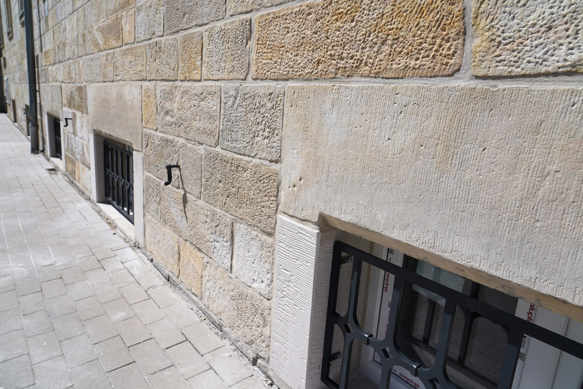 Renowacja elewacji zabytkowych budynków ZSOiZ w Bolesławcu