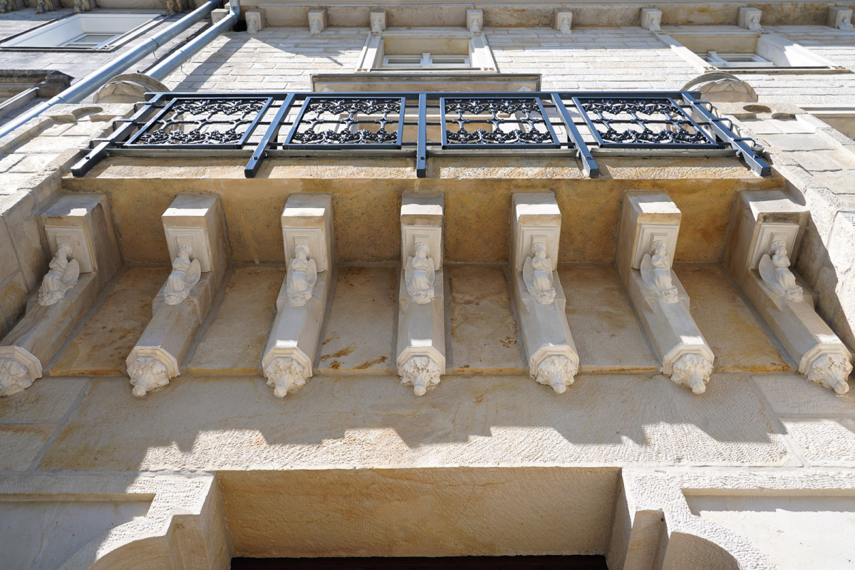 Renowacja elewacji zabytkowych budynków ZSOiZ w Bolesławcu