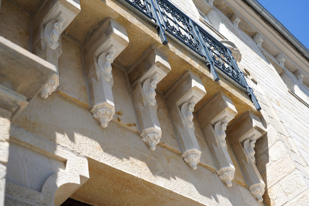 Renowacja elewacji zabytkowych budynków ZSOiZ w Bolesławcu