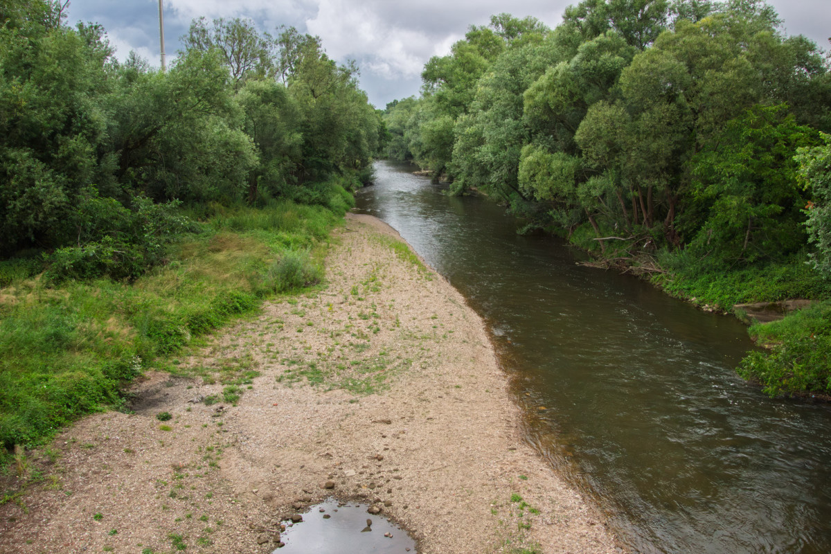 Rzeka Bóbr w Bolesławcu przy ul. Mostowej