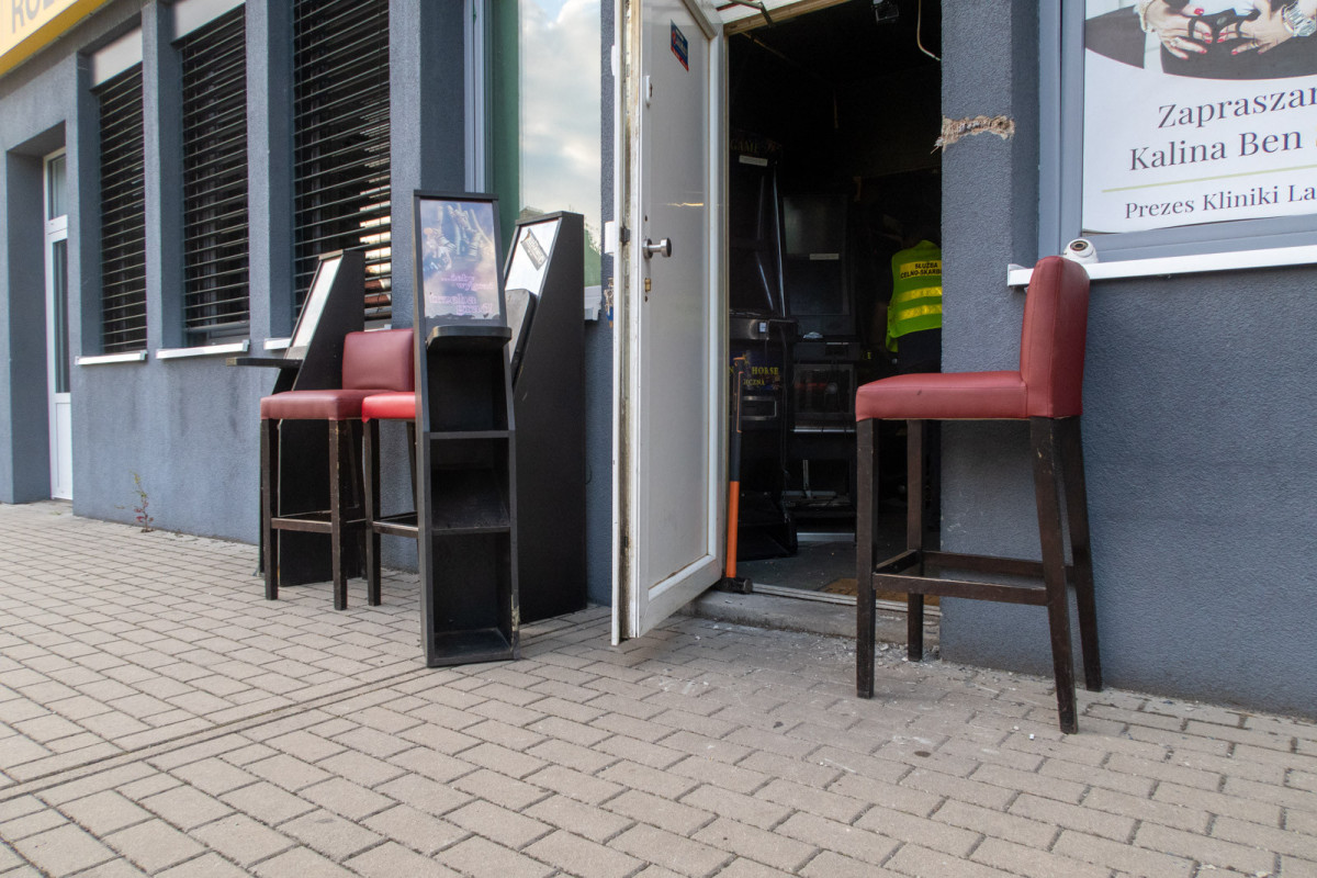 Nalot na nielegalny salon gier w Bolesławcu przy ul. Chrobrego