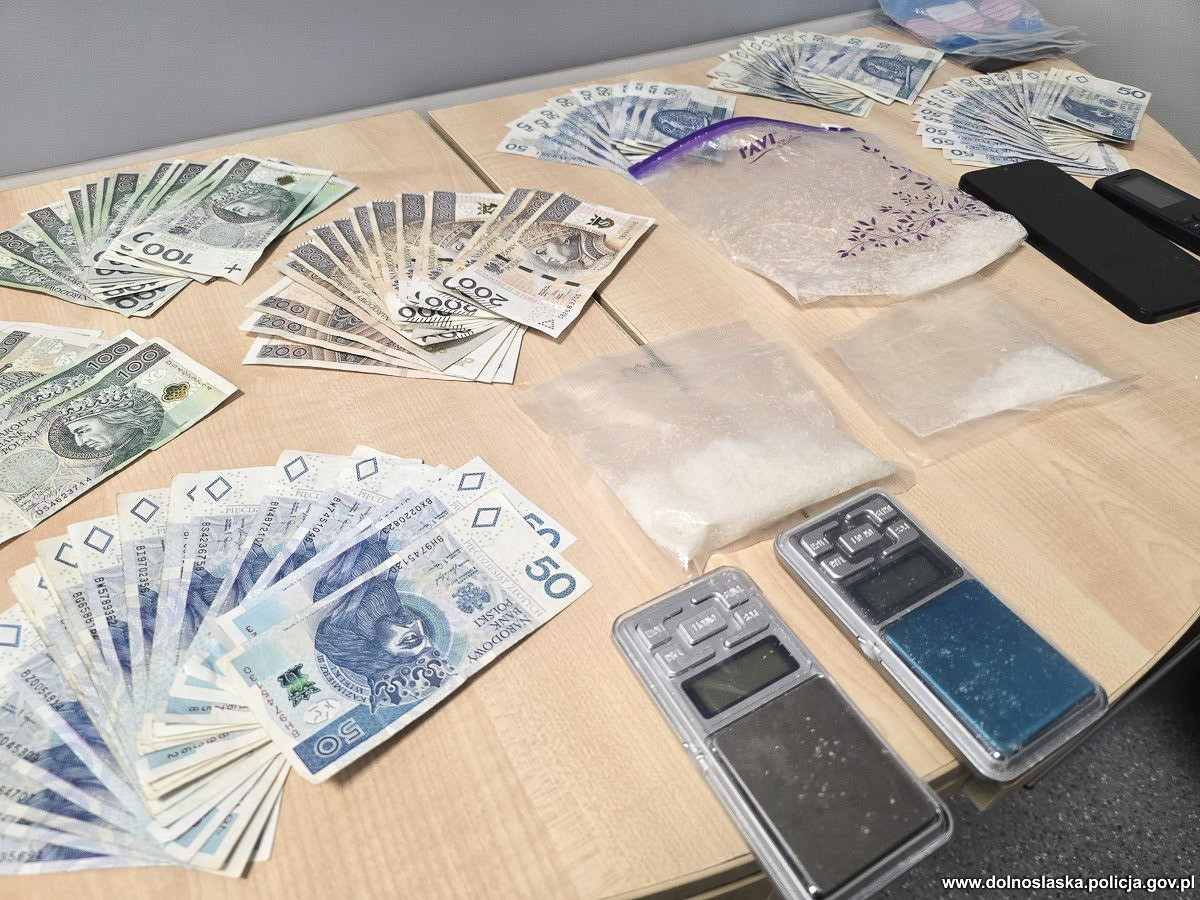 Narkotyki, pieniądze i wagi