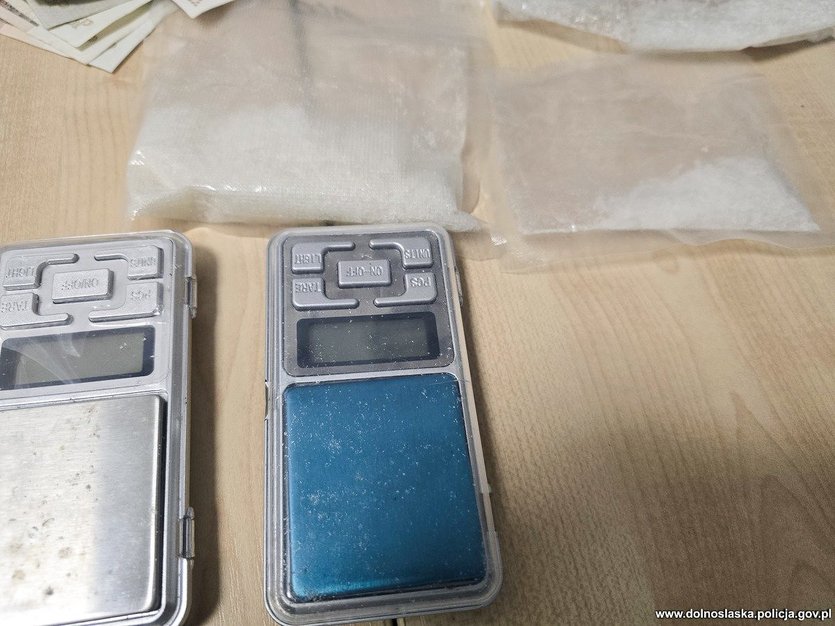 Narkotyki, pieniądze i wagi