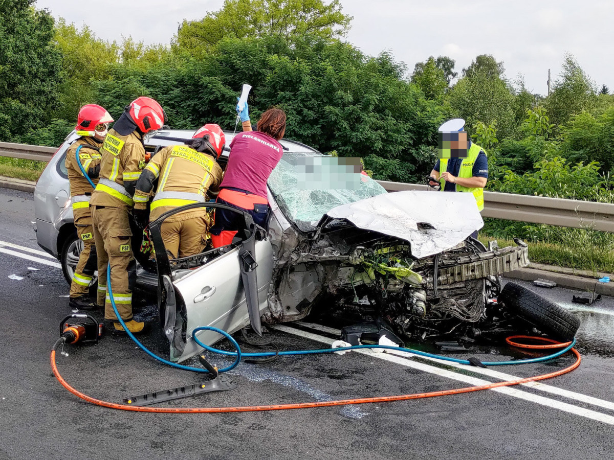 Karambol na obwodnicy. Zderzyły się cztery samochody