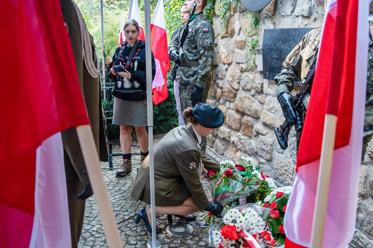 Hołd bohaterom Powstania Warszawskiego w 81. rocznicę