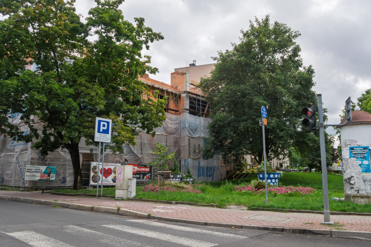 Bolesławiec, Budynek mieszkalno-usługowy, róg ul. Garncarska i Kubika