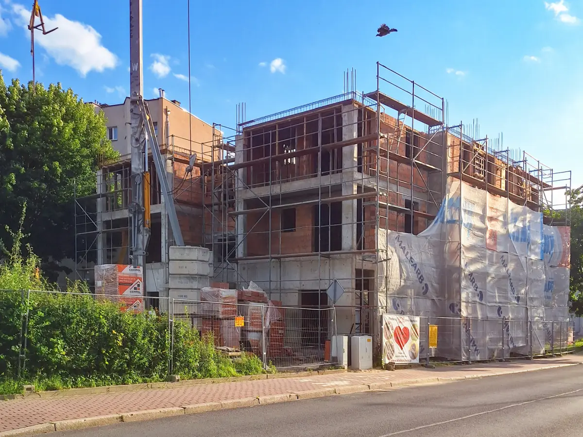 Bolesławiec, Budynek mieszkalno-usługowy, róg ul. Garncarska i Kubika