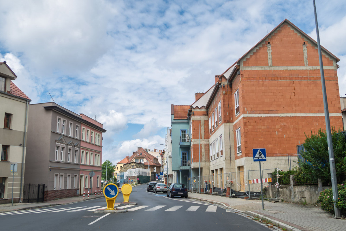 Bolesławiec, budynek mieszkalno-usługowy, ul. Piaskowa