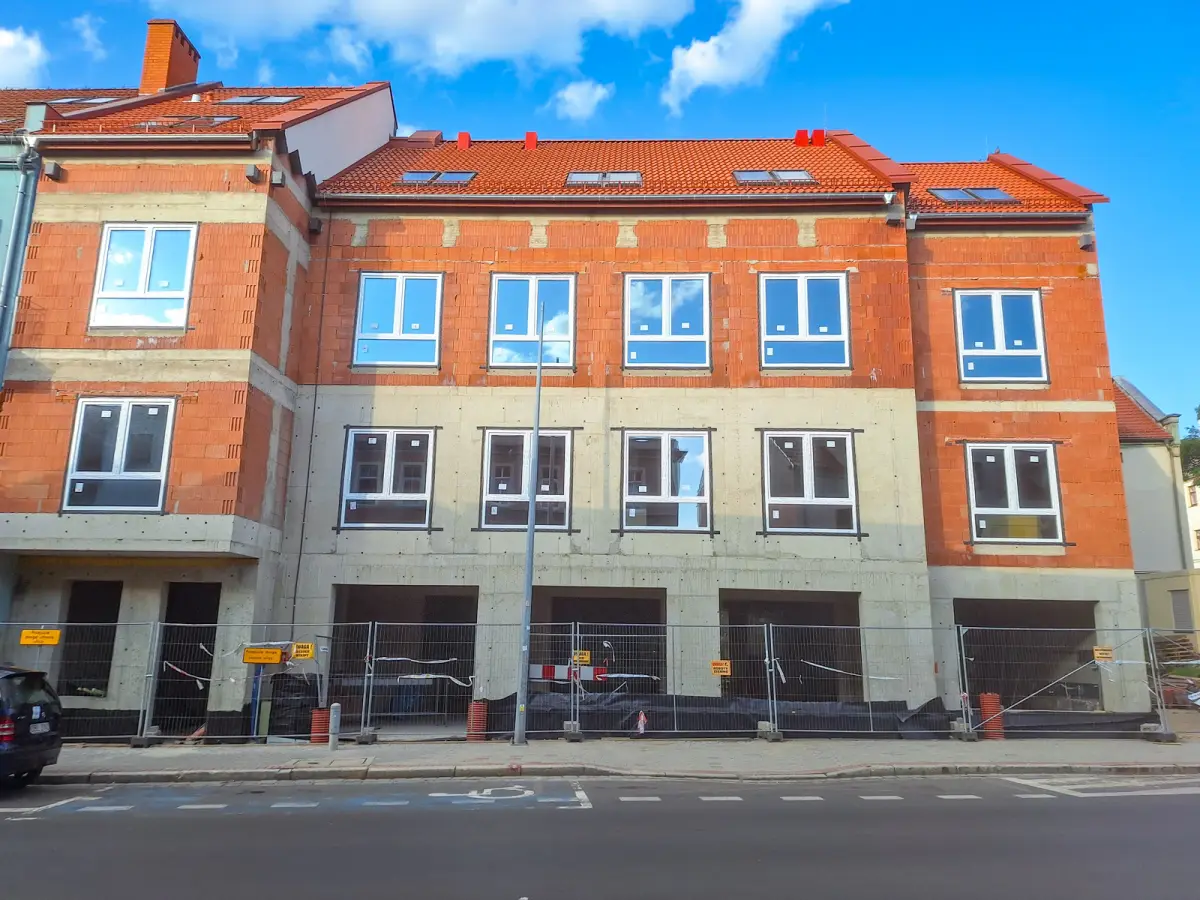 Bolesławiec, budynek mieszkalno-usługowy, ul. Piaskowa