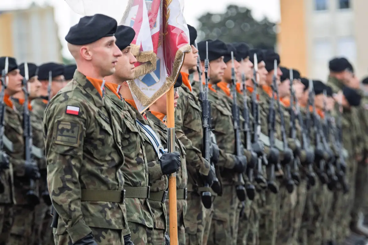 Uroczystość w 10 Brygadzie Kawalerii Pancernej w Świętoszowie