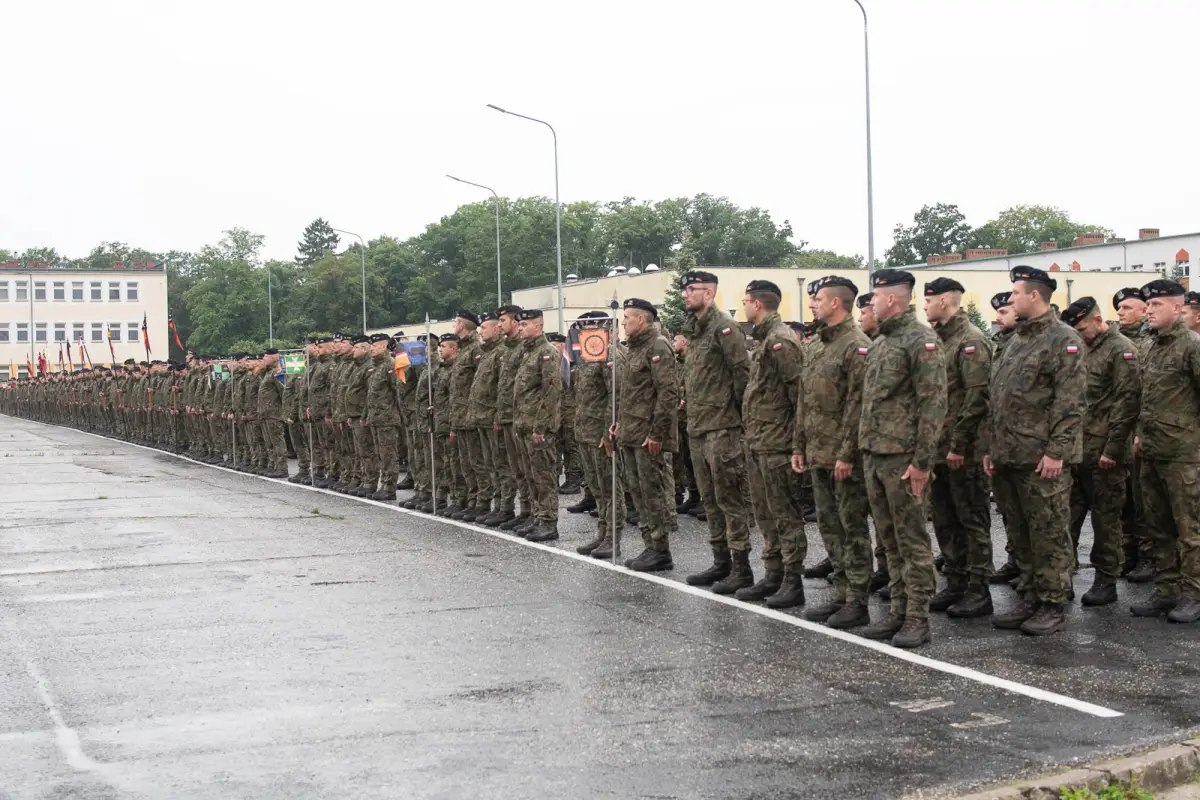 Uroczystość w 10 Brygadzie Kawalerii Pancernej w Świętoszowie
