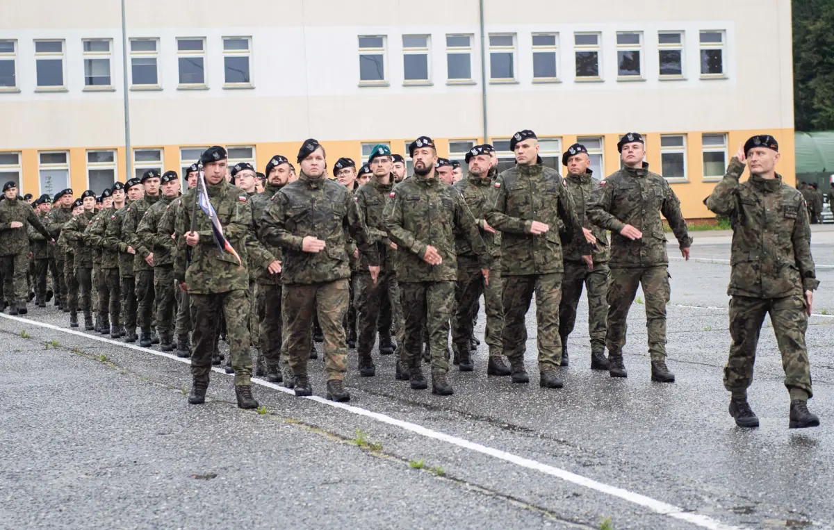 Uroczystość w 10 Brygadzie Kawalerii Pancernej w Świętoszowie