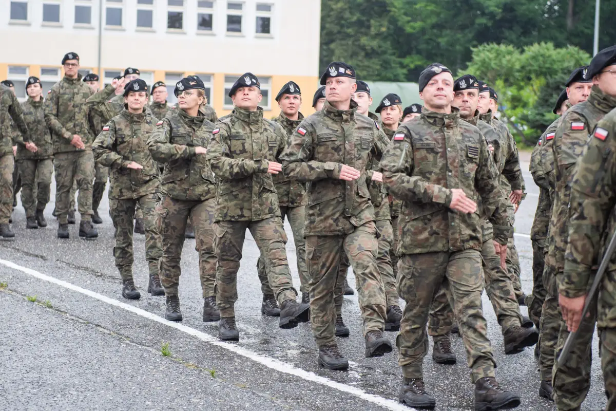 Uroczystość w 10 Brygadzie Kawalerii Pancernej w Świętoszowie
