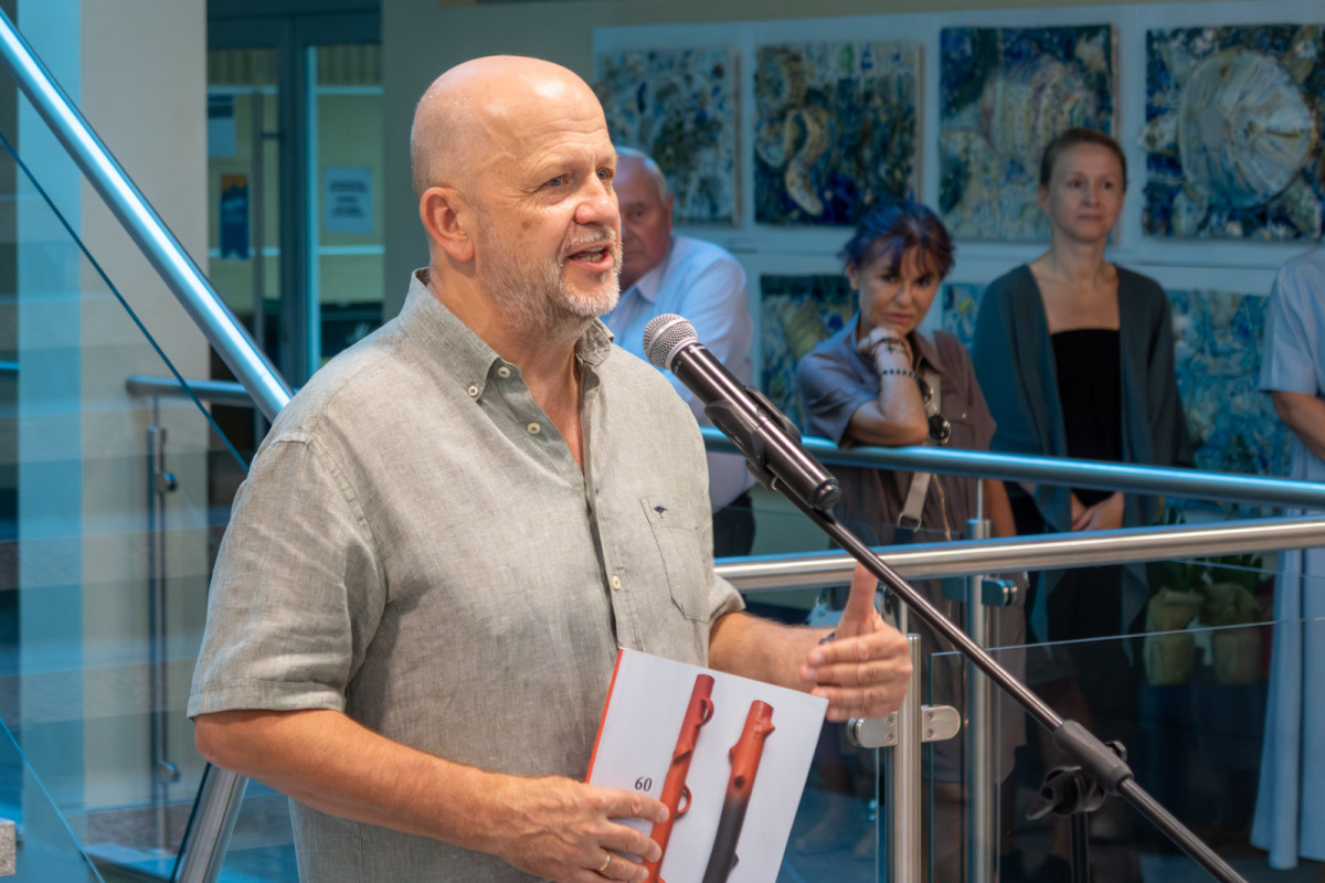 Goście wernisażu Międzynarodowego Pleneru Ceramiczno-Rzeźbiarskiego