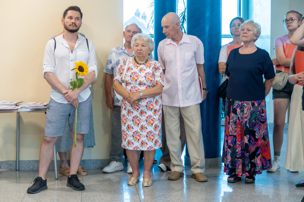 Goście wernisażu Międzynarodowego Pleneru Ceramiczno-Rzeźbiarskiego