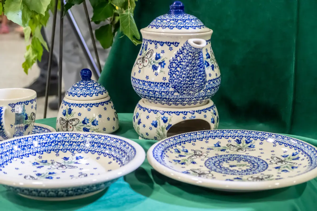 Ceramika Lady Blue na wystawie „Najnowsze wzornictwo w ceramice bolesławieckiej”