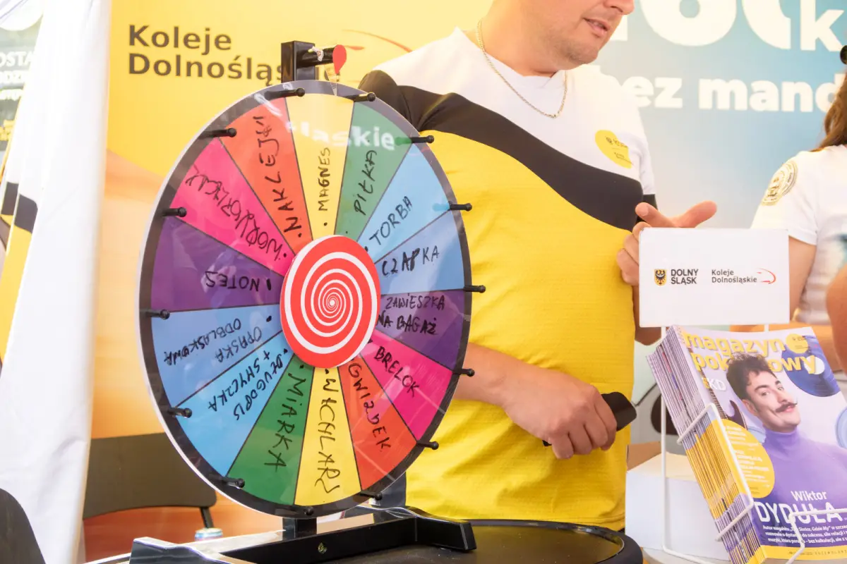 Stoisko Kolei Dolnośląskich na Bolesławieckim Święcie Ceramiki