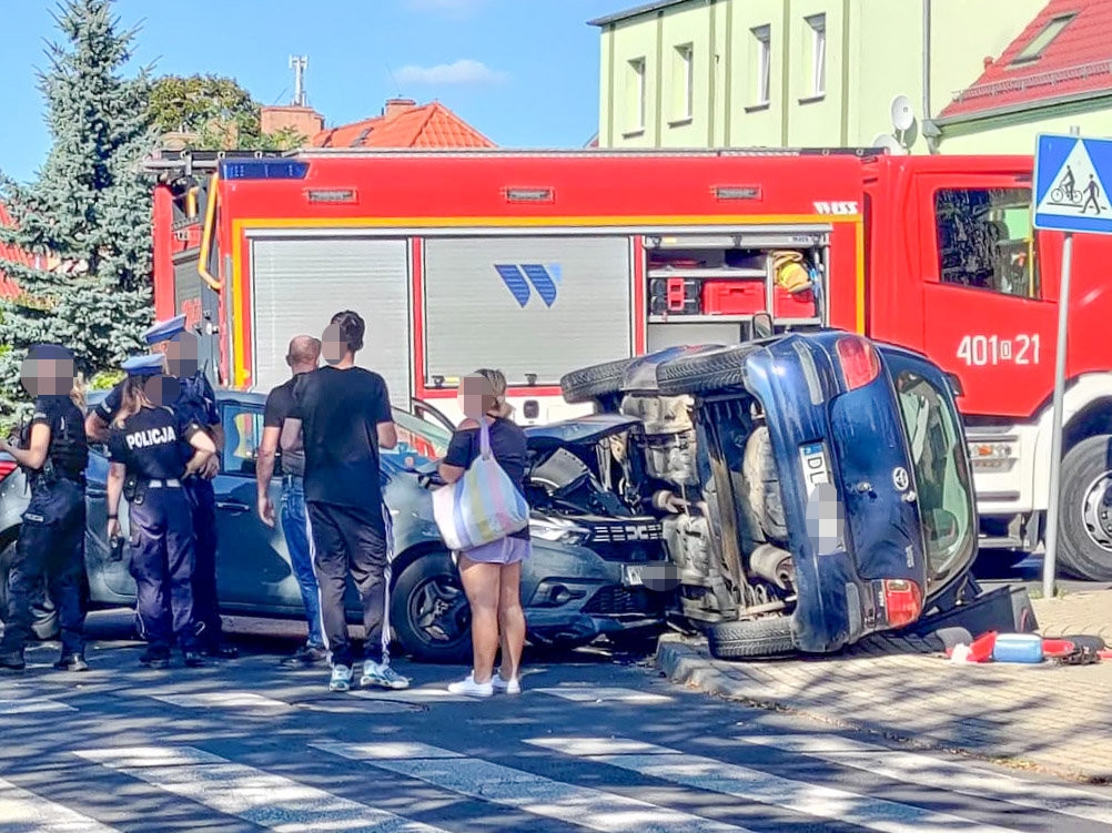 Wypadek koło stadionu. Jedna osoba ranna
