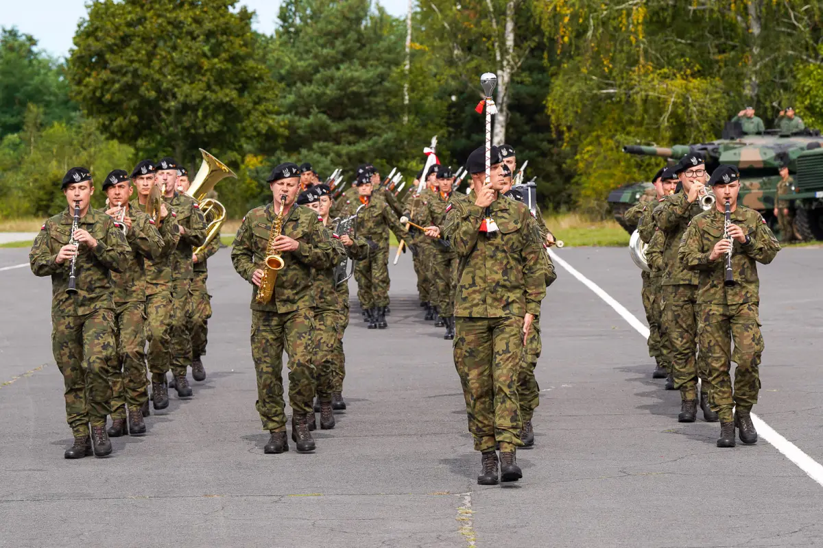 Uroczystość w 10 Brygadzie Kawalerii Pancernej w Świętoszowie