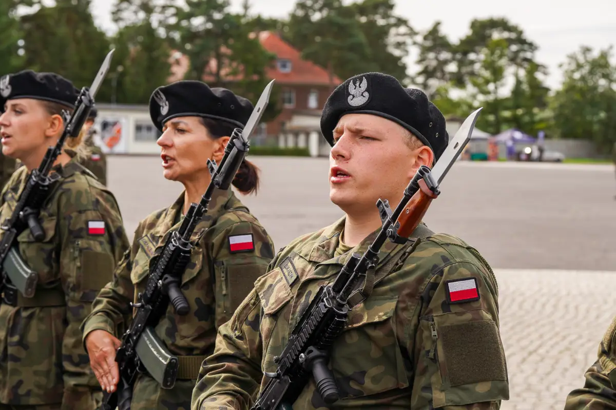 Uroczystość w 10 Brygadzie Kawalerii Pancernej w Świętoszowie