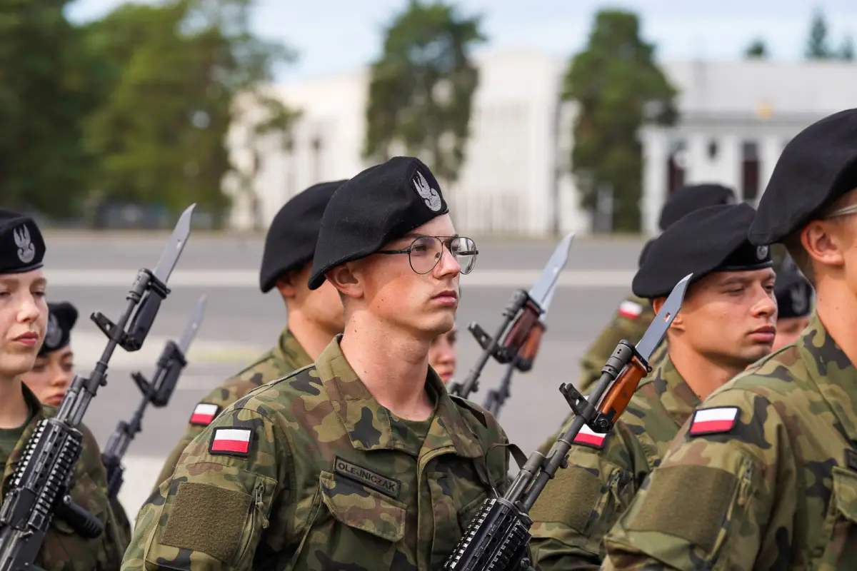 Uroczystość w 10 Brygadzie Kawalerii Pancernej w Świętoszowie