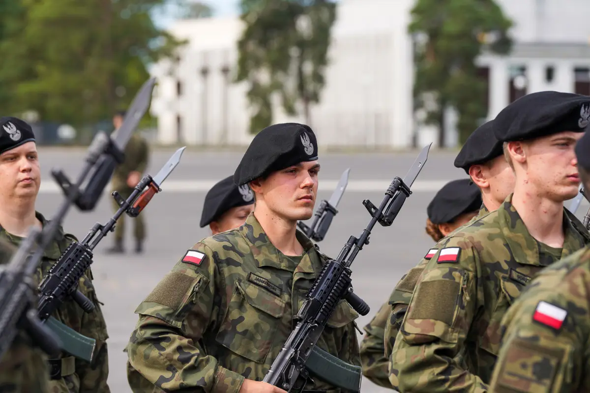 Uroczystość w 10 Brygadzie Kawalerii Pancernej w Świętoszowie