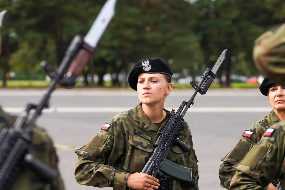 Uroczystość w 10 Brygadzie Kawalerii Pancernej w Świętoszowie